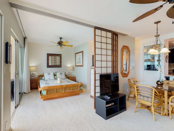 LAHAINA 2 BEDROOM CONDO WITH OCEAN VIEW