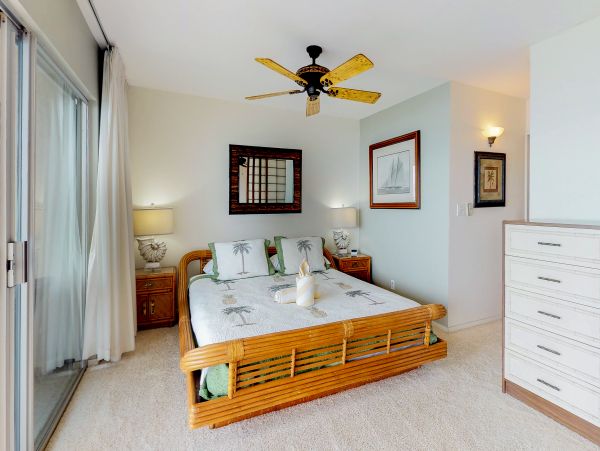 LAHAINA 2 BEDROOM CONDO WITH OCEAN VIEW