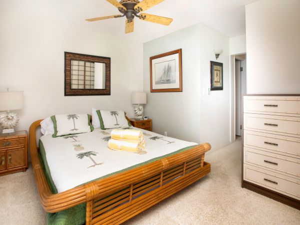 LAHAINA 2 BEDROOM CONDO WITH OCEAN VIEW