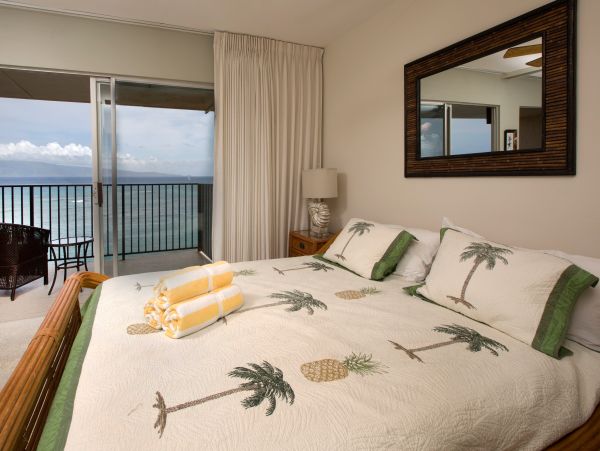 LAHAINA 2 BEDROOM CONDO WITH OCEAN VIEW