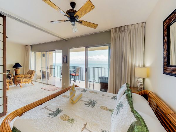 LAHAINA 2 BEDROOM CONDO WITH OCEAN VIEW