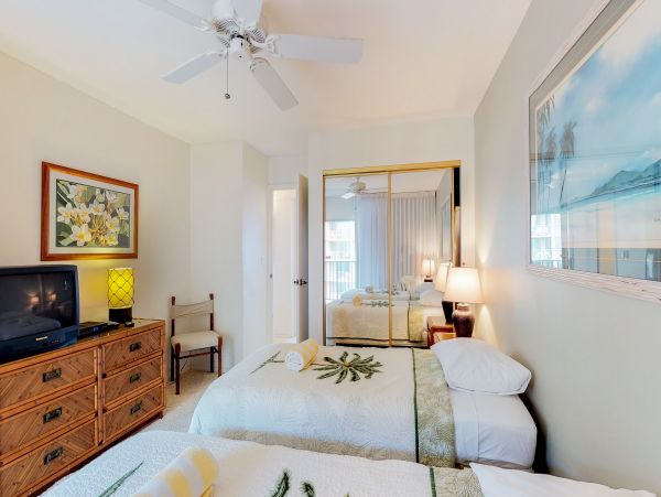 LAHAINA 2 BEDROOM CONDO WITH OCEAN VIEW