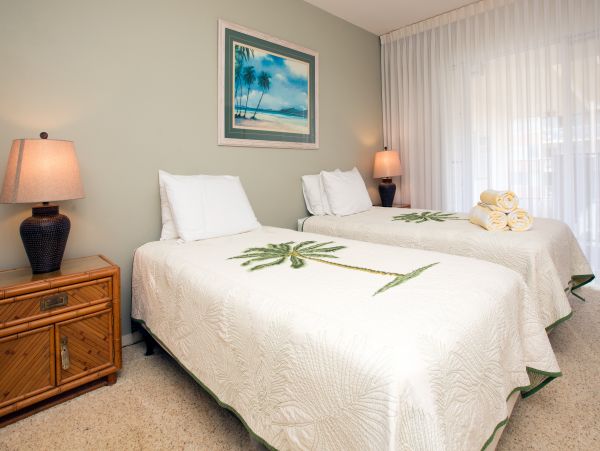 LAHAINA 2 BEDROOM CONDO WITH OCEAN VIEW