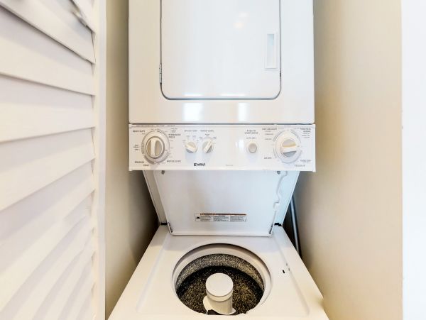 LAHAINA 2 BEDROOM CONDO WITH OCEAN VIEW