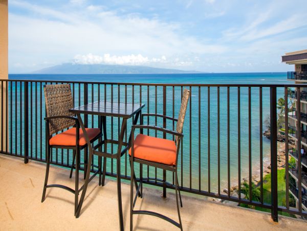 LAHAINA 2 BEDROOM CONDO WITH OCEAN VIEW