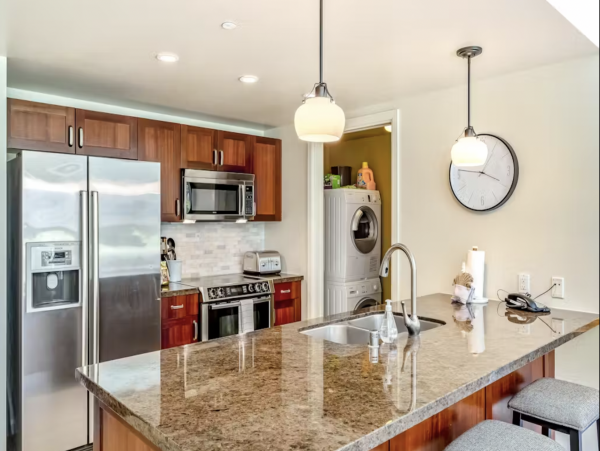 Ground Floor Condo w/lanai - Near Beaches & Golf