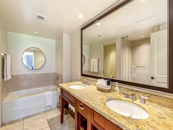 Ground Floor Condo w/lanai - Near Beaches & Golf