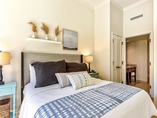 Ground Floor Condo w/lanai - Near Beaches & Golf