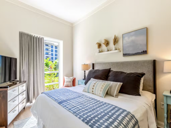 Ground Floor Condo w/lanai - Near Beaches & Golf