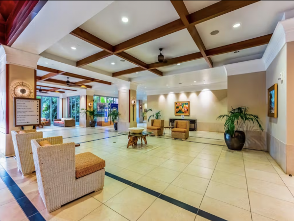 Ground Floor Condo w/lanai - Near Beaches & Golf