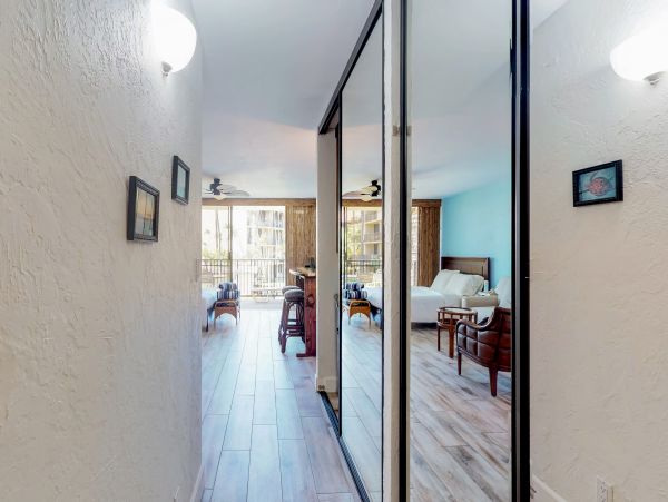 Studio Beachside Maui Rental NEW ARRIVAL.