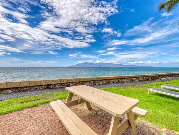 Lahaina Vacation Condo With Communal Pool & Tennis Court