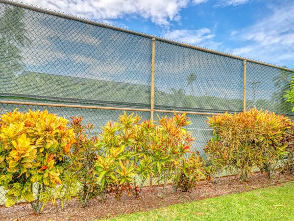 Lahaina Vacation Condo With Communal Pool & Tennis Court