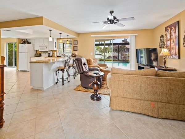 Marco Island Waterfront Home Sleeps 6 Guests