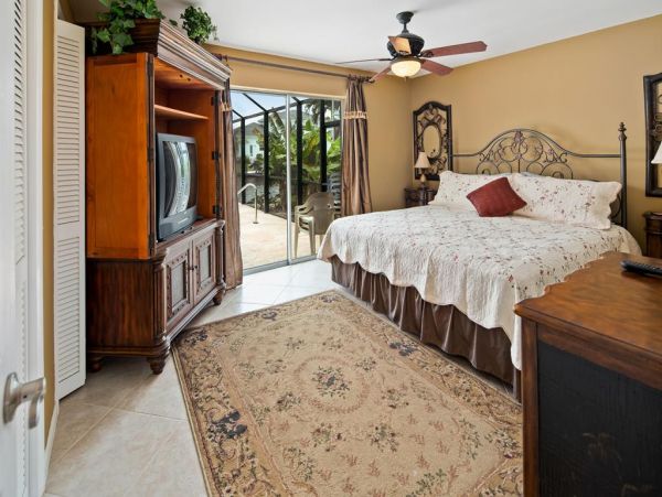 Marco Island Waterfront Home Sleeps 6 Guests