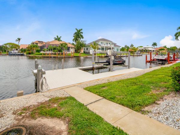 Marco Island Waterfront Home Sleeps 6 Guests