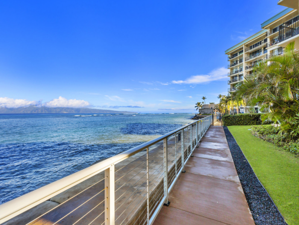 Oceanfront 2 Bedroom Condo with Great Views