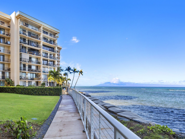 Oceanfront 2 Bedroom Condo with Great Views