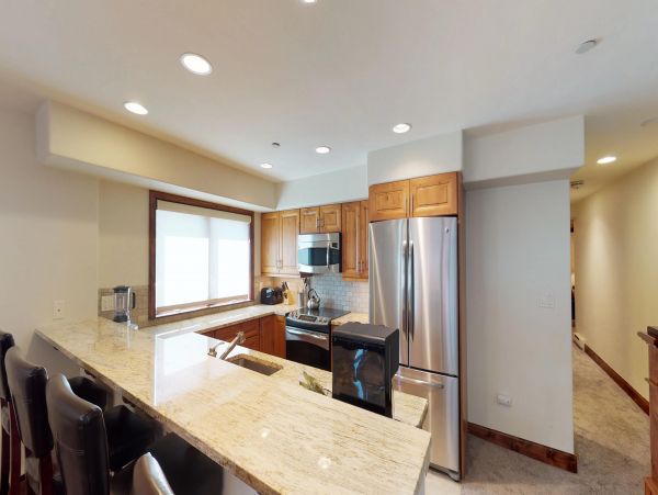 Vail Vacation Condo Sleeps 8 Guests Walk to Ski Lifts