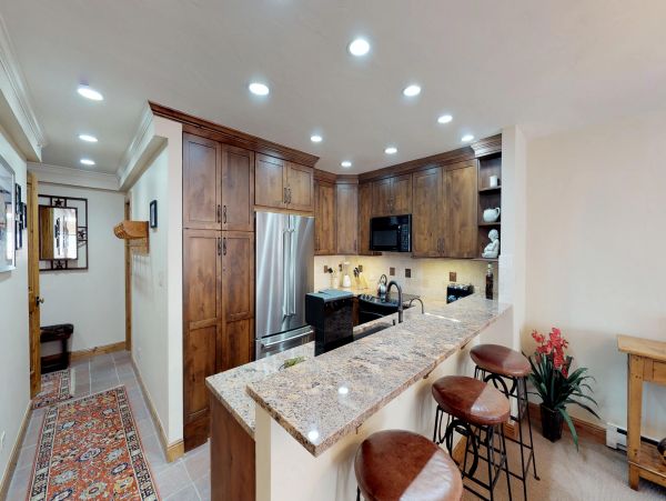 Vail Luxury Three Bedroom Vacation Condo Walk to Lift