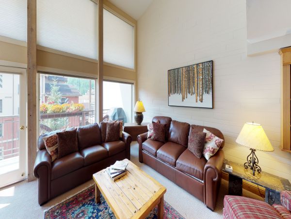 Vail Luxury Three Bedroom Vacation Condo Walk to Lift