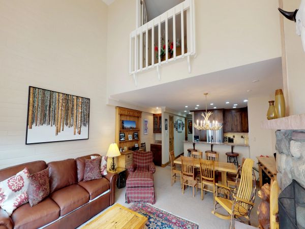 Vail Luxury Three Bedroom Vacation Condo Walk to Lift