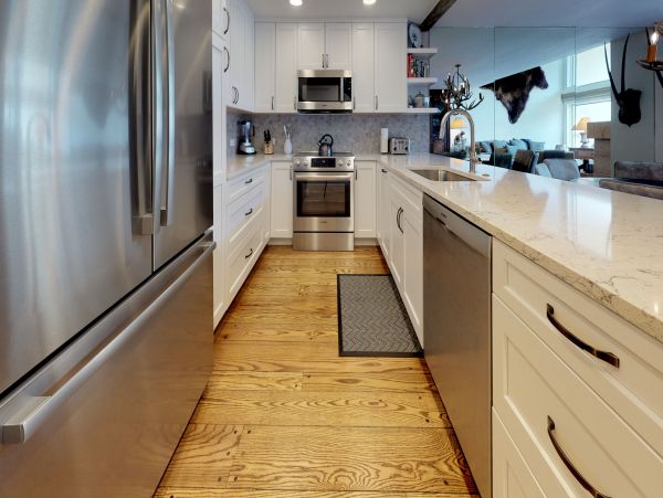 Vail Luxury Vacation Rental Condo 3 Bedrooms Walk to Lifts