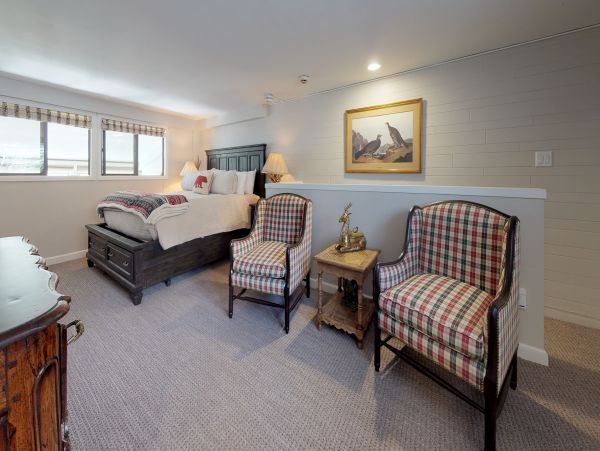 Vail Luxury Vacation Rental Condo 3 Bedrooms Walk to Lifts