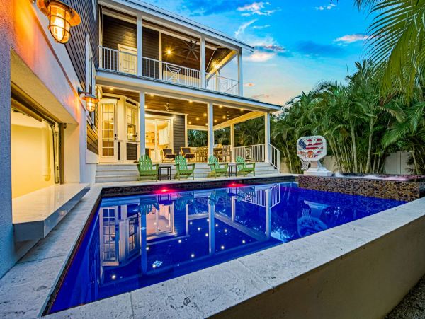 Holmes Beach Vacation Home Sleeps 8 Guests