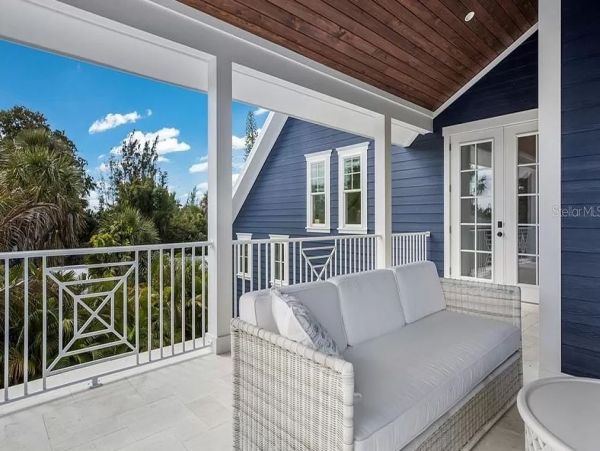 Holmes Beach Vacation Home Sleeps 8 Guests