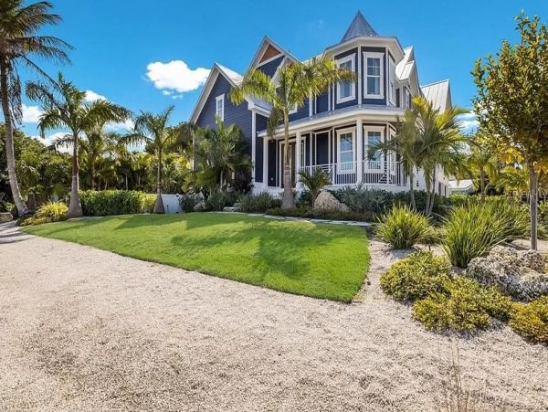 Holmes Beach Vacation Home Sleeps 8 Guests