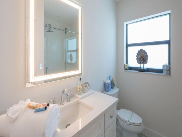 Three Bedroom Canal Front Home with Private Pool and Spa
