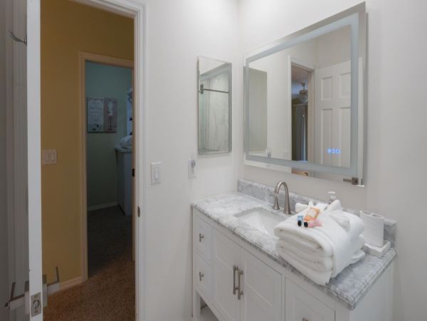 Three Bedroom Canal Front Home with Private Pool and Spa