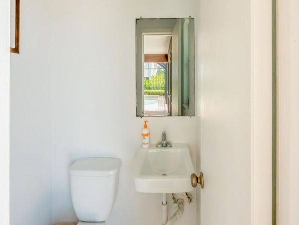Three Bedroom Canal Front Home with Private Pool and Spa