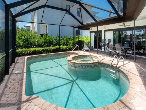 Three Bedroom Canal Front Home with Private Pool and Spa