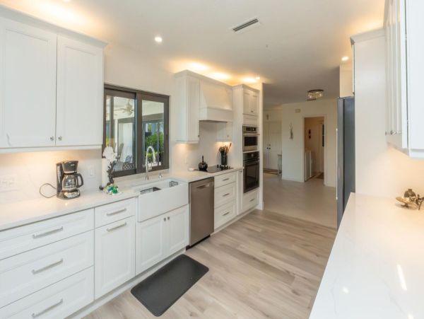 Three Bedroom Canal Front Home with Private Pool and Spa