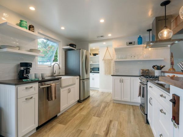 Two Bedroom Vacation Rental Sleeps Five Guests Walk to Beach