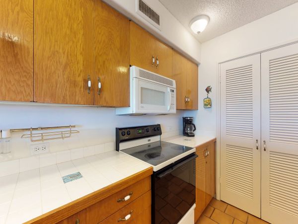 Ka’anapali Vacation Rental Maui Condo with Pool, Hot Tub & Beach Access
