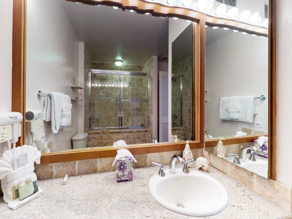 Ka’anapali Vacation Rental Maui Condo with Pool, Hot Tub & Beach Access