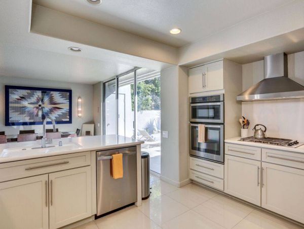 Palm Springs Five Bedroom Rental Home with Pool & Spa