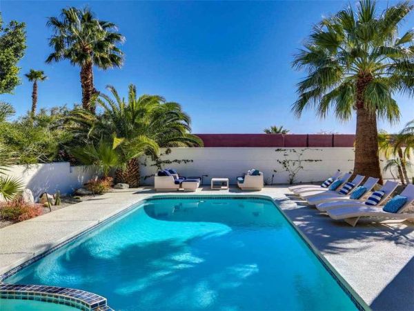 Palm Springs Five Bedroom Rental Home with Pool & Spa