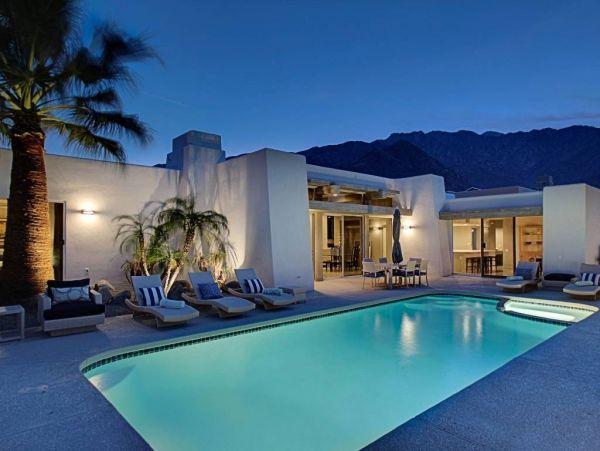 Palm Springs Five Bedroom Rental Home with Pool & Spa