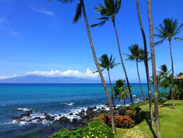 LAHAINA OCEANFRONT 2 BEDROOM CONDO