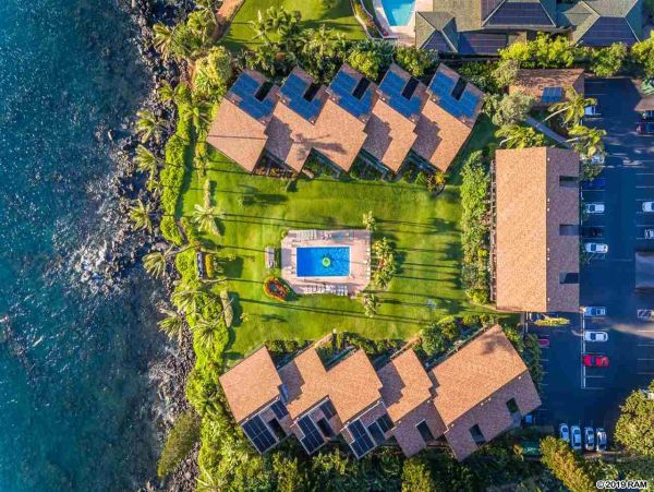 LAHAINA OCEANFRONT 2 BEDROOM CONDO