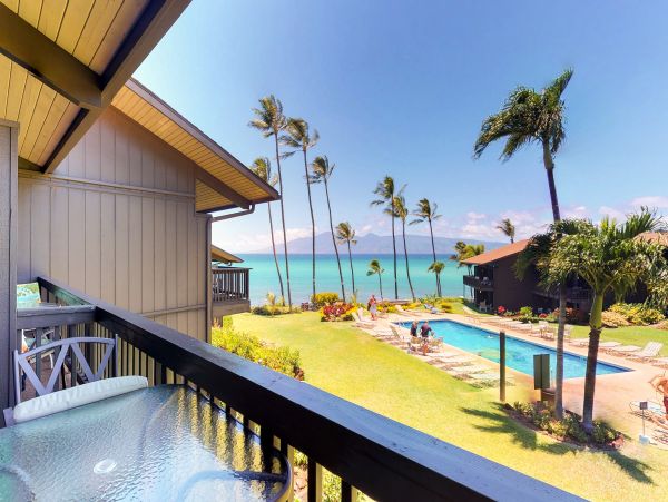 LAHAINA OCEANFRONT 2 BEDROOM CONDO