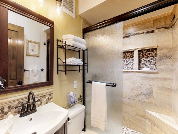 LAHAINA OCEANFRONT 2 BEDROOM CONDO
