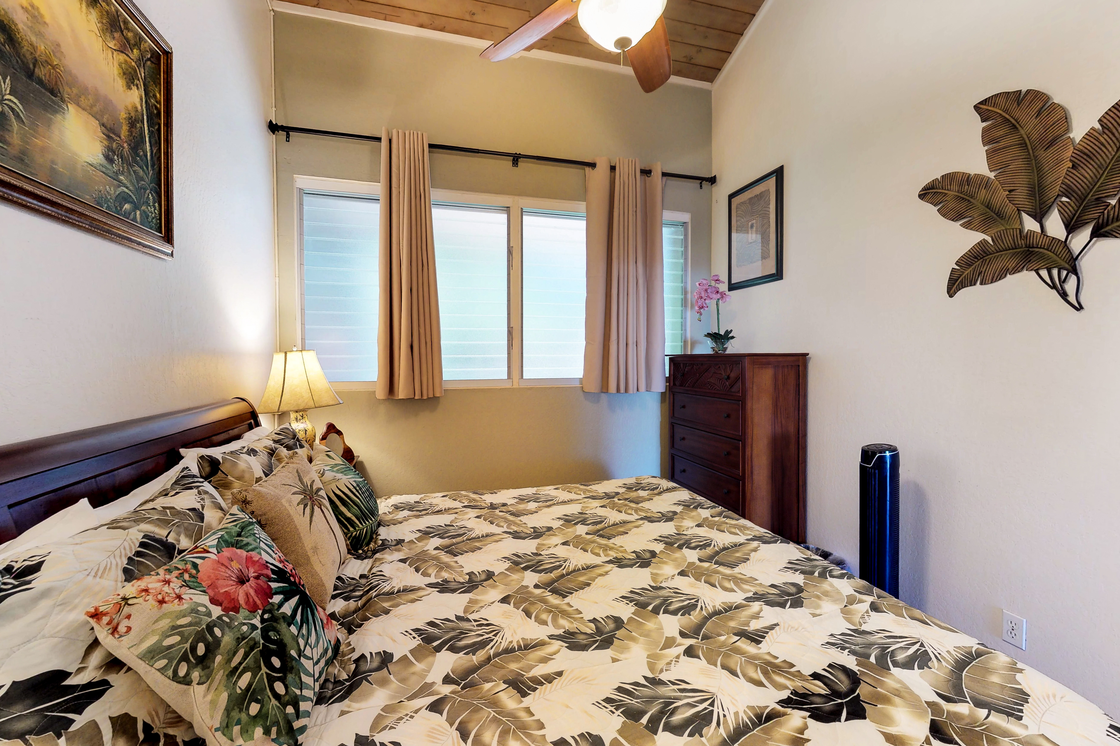 LAHAINA OCEANFRONT 2 BEDROOM CONDO