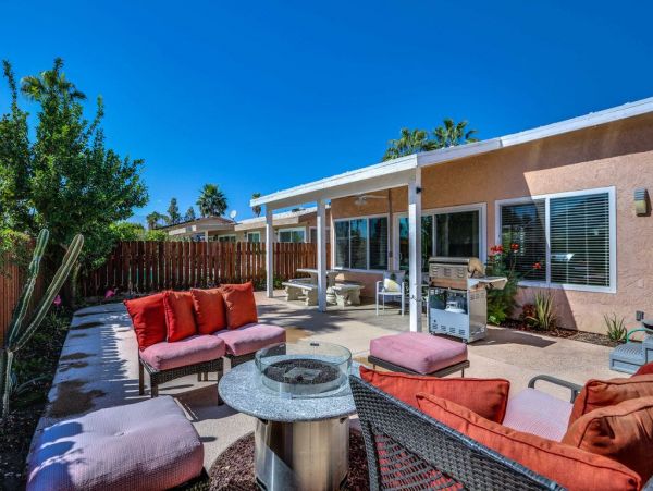 Palm Desert Home 948806