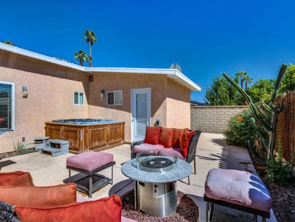 Palm Desert Home 948806