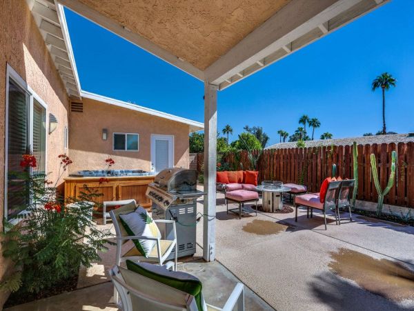 Palm Desert Home 948806